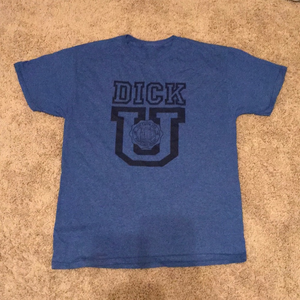 🧚🏼‍♀️Dicks last resort college T-shirt